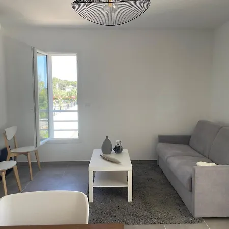 Solaro, A 100m Apartment